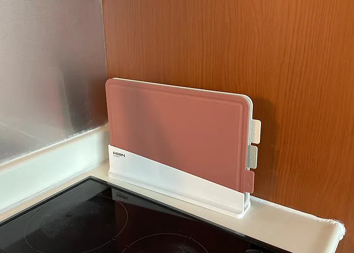 Choco Chacha - 1 Min Walk To Hongdae Station - Free Luggage Storage *